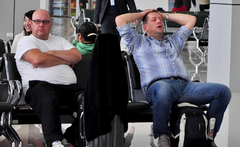 Vietnam Airlines trễ chuyến, đại diện hãng thách thức khách hàng